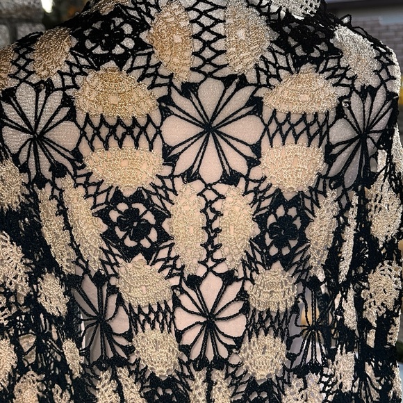 Black & White Crochet Fringe Boho Shawl! - Picture 12 of 16